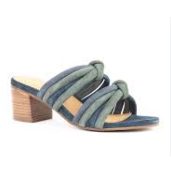 Crevo Shoes - 🌟HOST PICK🌟CREVO Footwear by Anthropologie RUBIE LOW HEEL SANDAL Sz 9.5